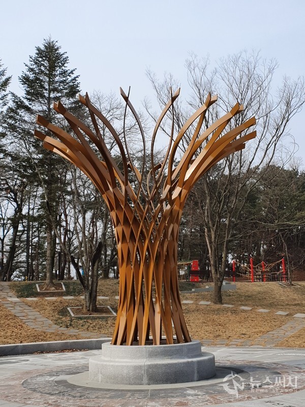 마니산 광장에 있는 마니산 상징물