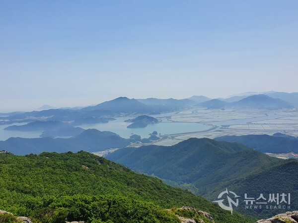 적취봉에서 바라본 해창만 간척지