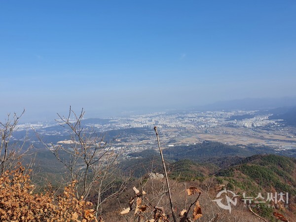 모악산 전망대에서 바라본 전주시내 모습