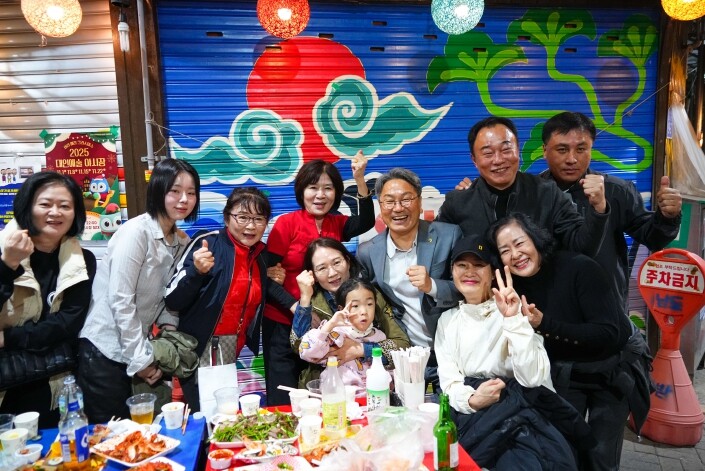 강기정 광주광역시장, 대인예술야시장서...