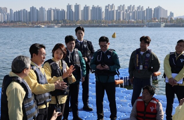 김민석 국무총리, 뚝섬 수상활동 안전...