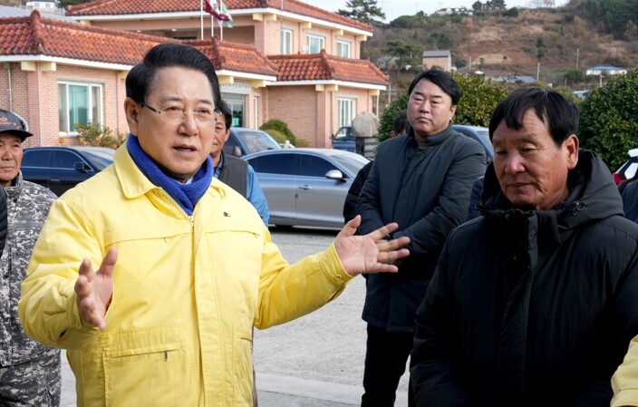 김영록 전남도지사, 완도 미역 피해 ...
