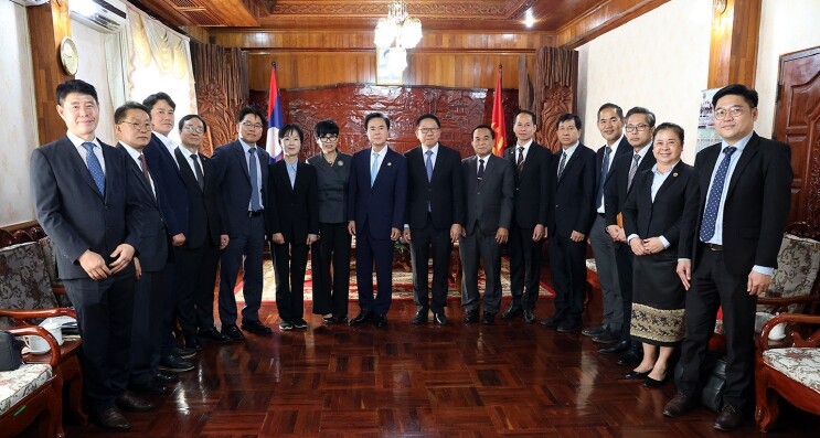 ‘충남 스마트 농축산’ 라오스에 전한...