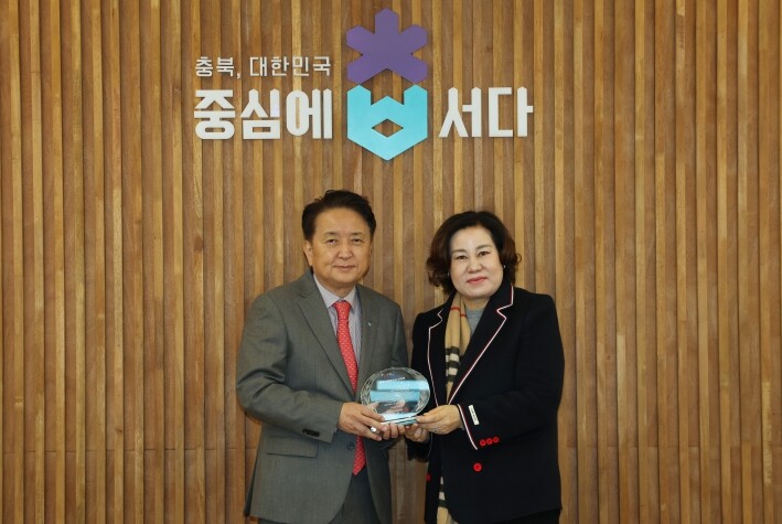 김영환 충청북도지사, 명예사회복지사로...