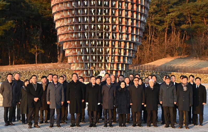 김태흠 지사, 병오년 맞아 신년 참배...