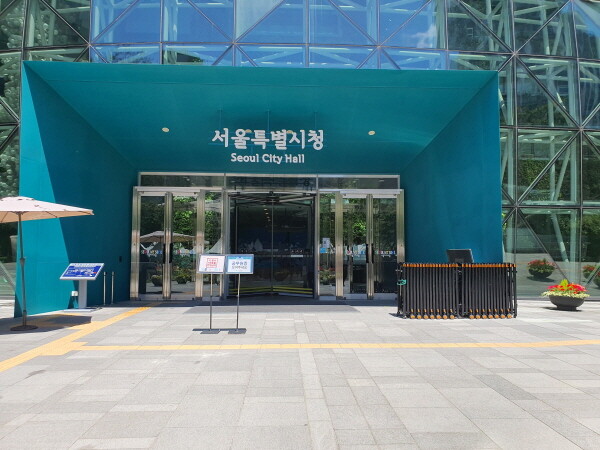 오세훈 서울시장, “과도한 정치공방으...